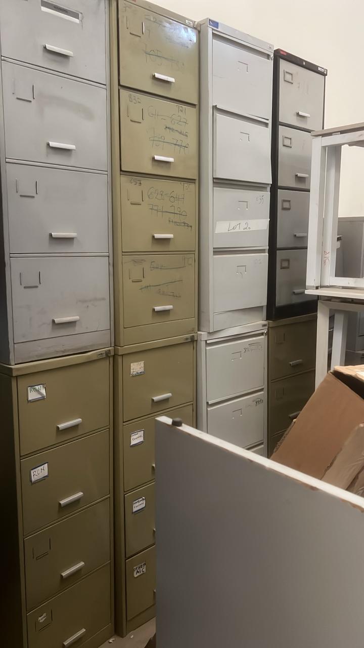 8 4-Drawer metallic cabinet