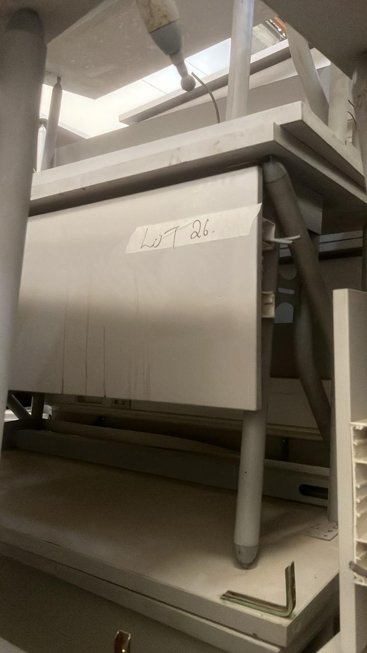 15 Metallic stand tables