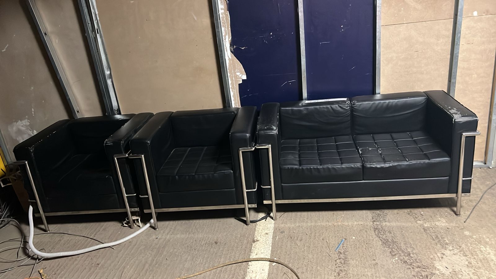 4-Seater leather sofa set